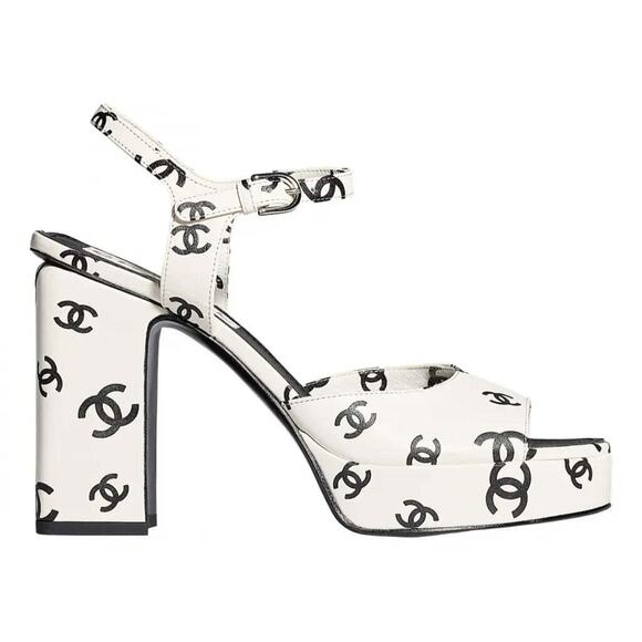 Chanel 22S White Black Lambskin CC Logo Platform Strap Block Heel Sandal 40 - Picture 1 of 12
